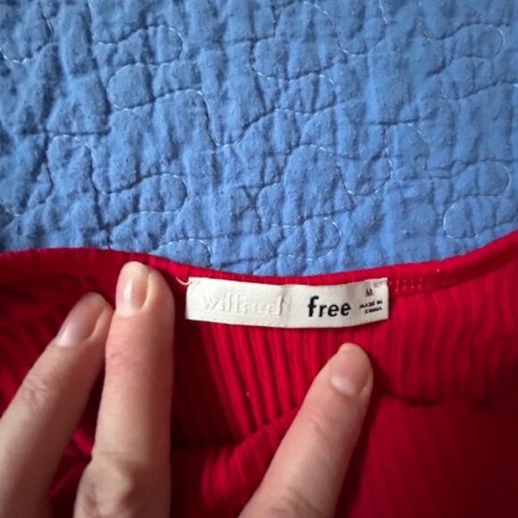 Aritzia Wilfred Free Leila Scoopneck Longsleeve Bodysuit – Red (Size M) - Picture 4 of 6
